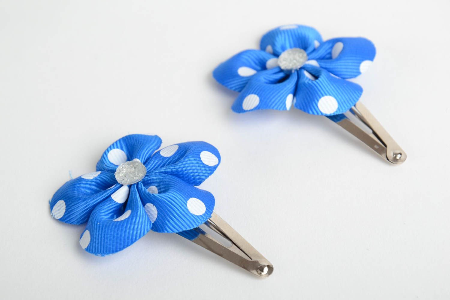 Set of 2 handmade decorative hair clips with blue polka dot ribbon flowers  photo 2