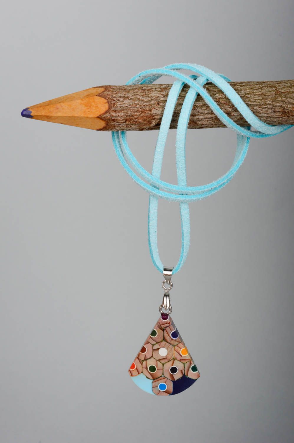 Авторский кулон ручной работы кулон на шею украшение из карандашей подвеска фото 6