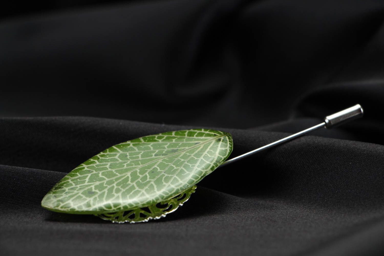 Broche de folha natural em resina epóxi feito à mão acessórios femininos artesanais foto 3
