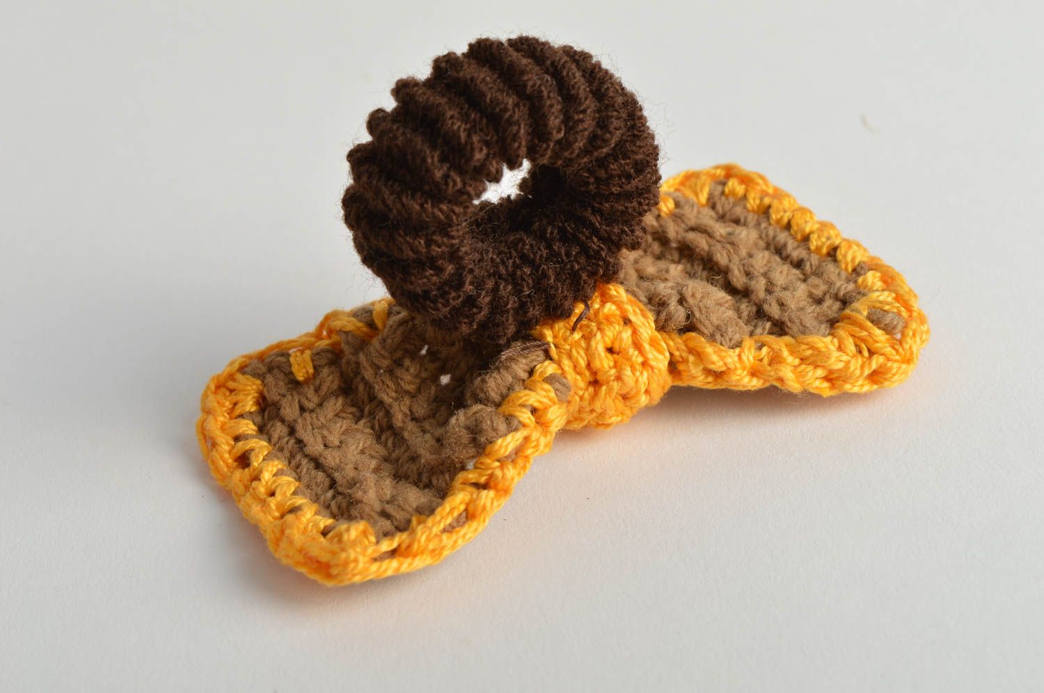 Élastique à cheveux noeud tricoté au crochet fait main jaune-marron original photo 5
