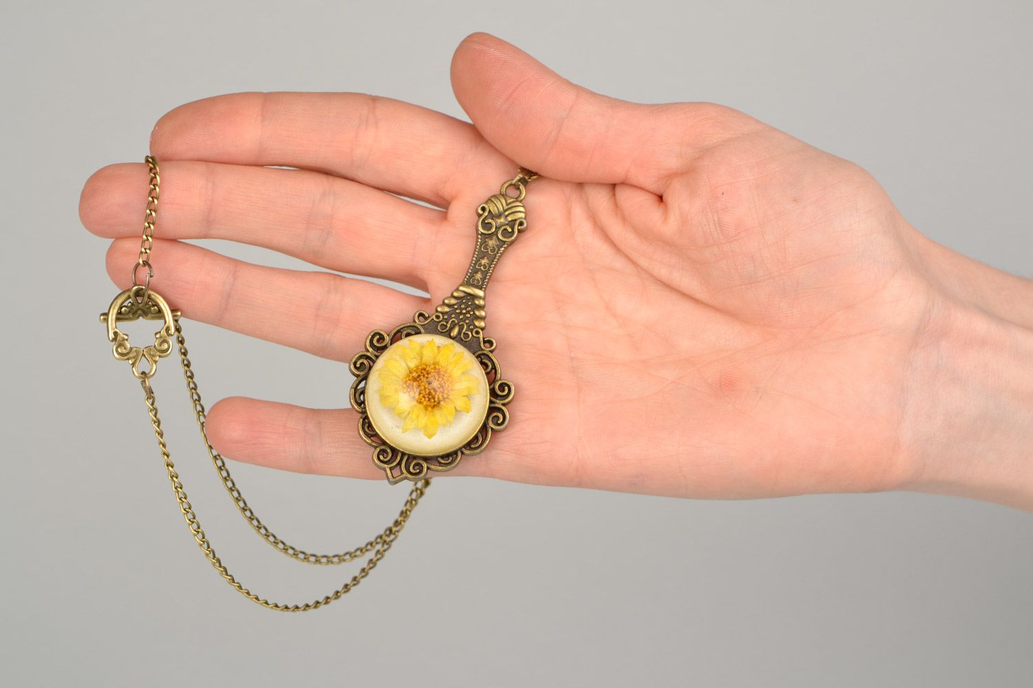 Handmade vintage pendant with chrysanthemum flower is epoxy resin on chain  photo 2