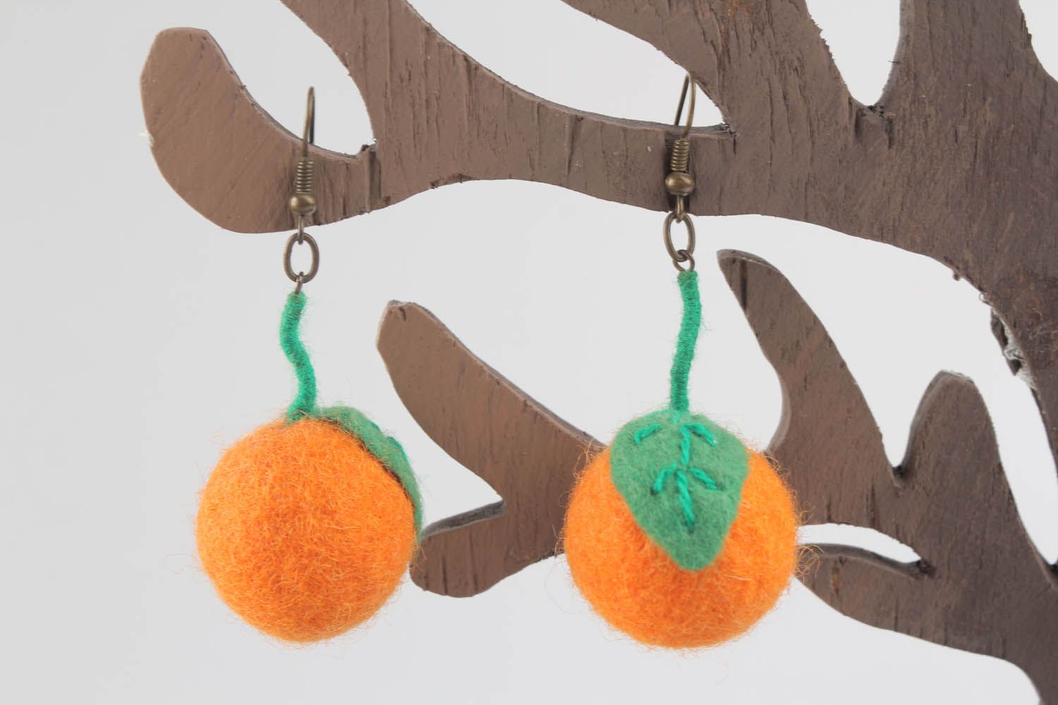 Orange Ohrringe aus Wolle foto 1
