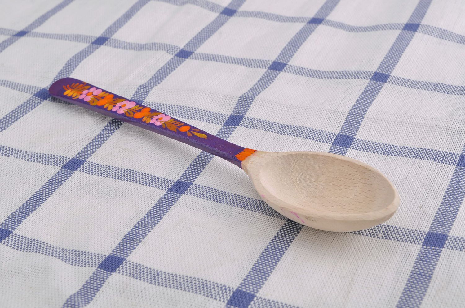 Wooden teaspoon with purple handle photo 4