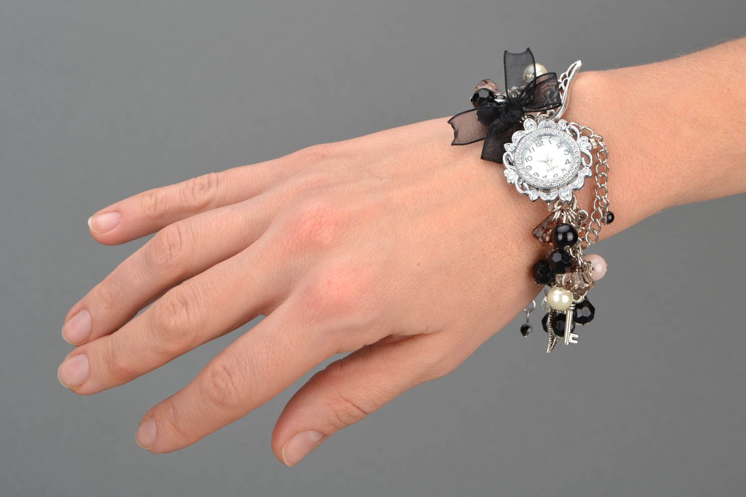 Bracelet montre avec pendentifs faite main photo 2