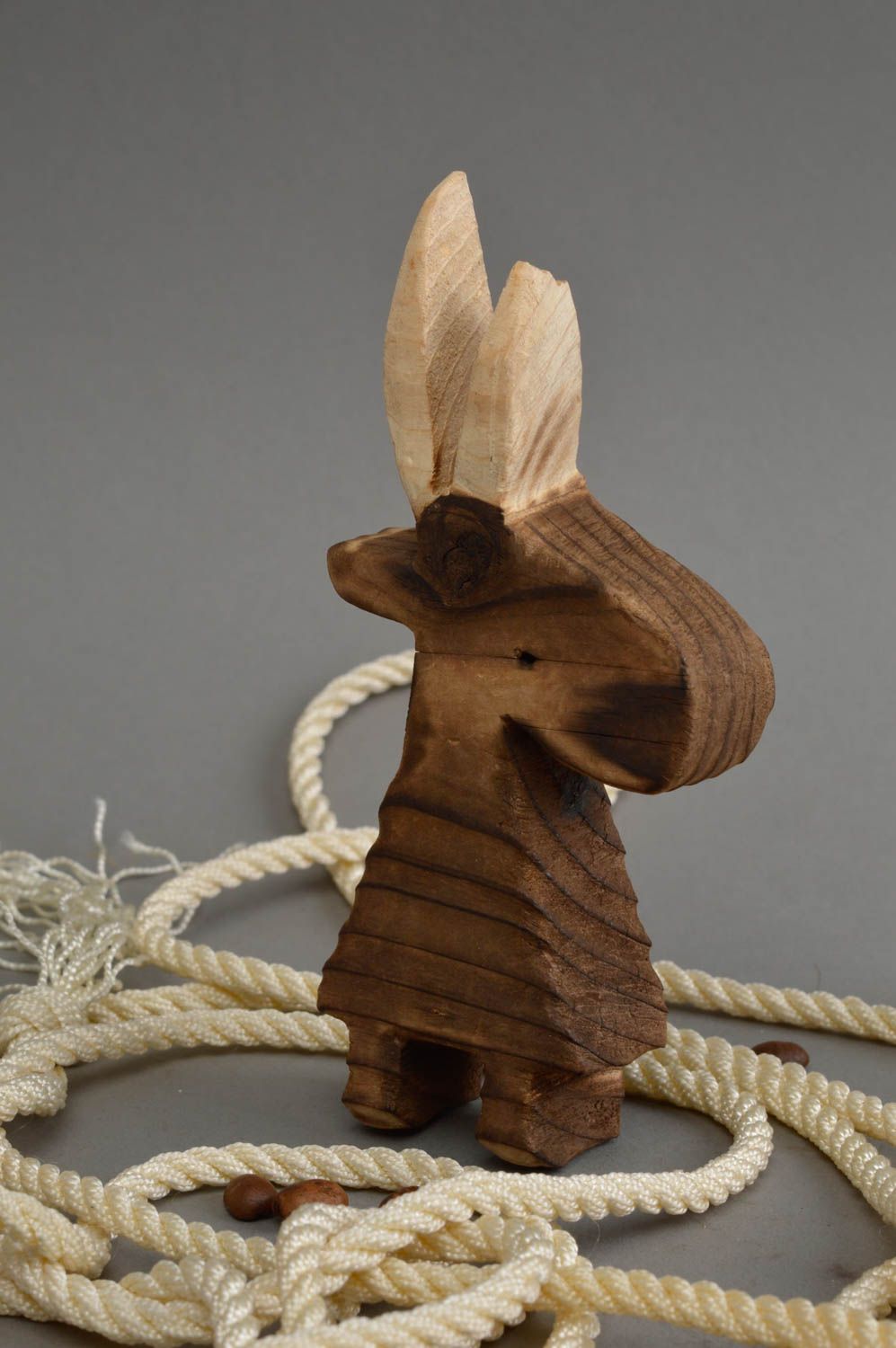 Figurine de chèvre en bois de pin faite main décor original pour intérieur photo 1