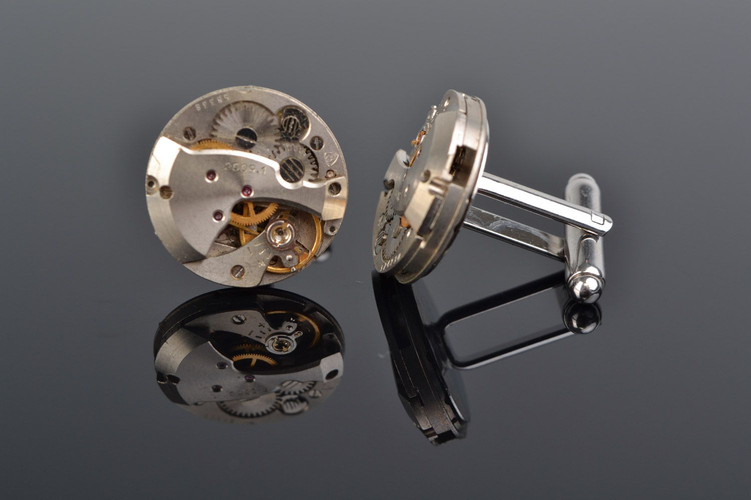 Запонки стимпанк с часовыми механизмами ручной работы круглые металлические фото 1