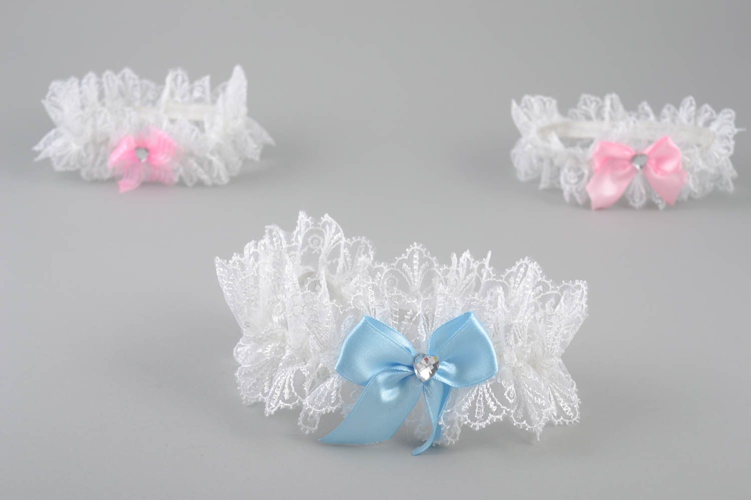 Handmade wedding bridal stretch lacy garter white guipure and blue bow photo 1