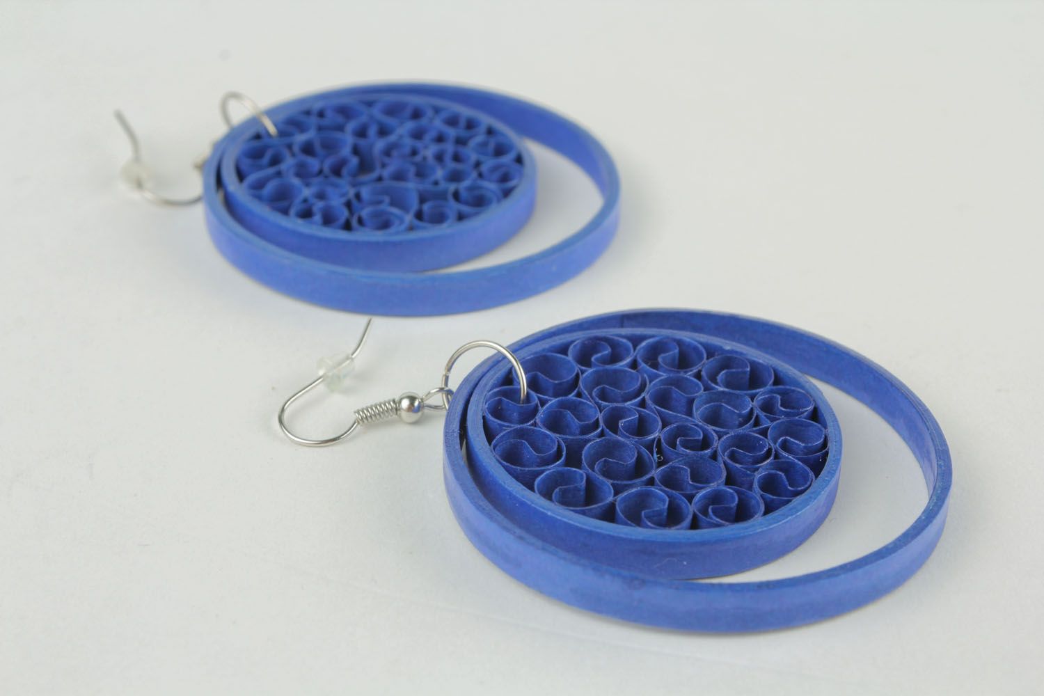 Round paper earrings photo 4