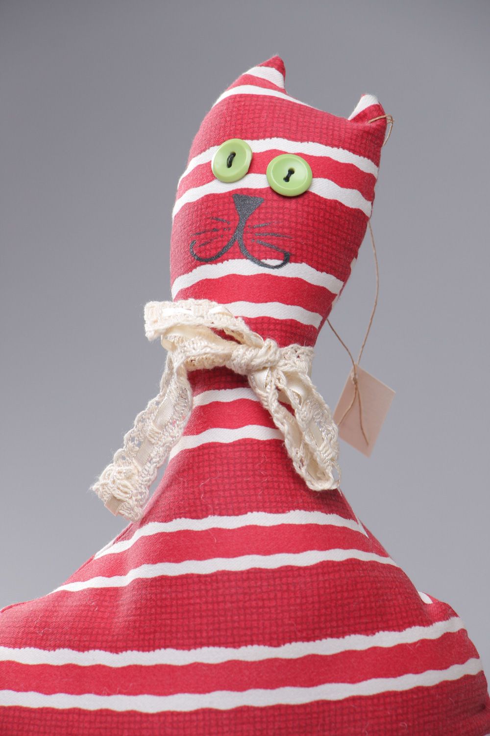 Интерьерная игрушка-подушка из хлопковой ткани в виде красного полосатого кота фото 2