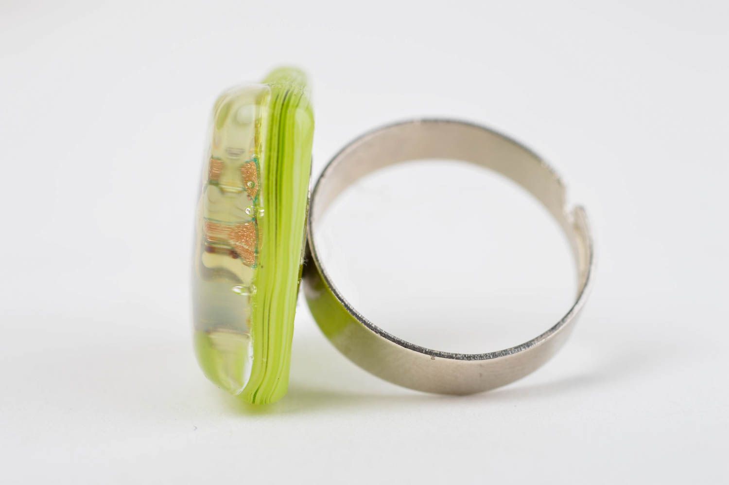 Кольцо ручной работы кольцо из стекла лаймового оттенка бижутерия из стекла фото 2