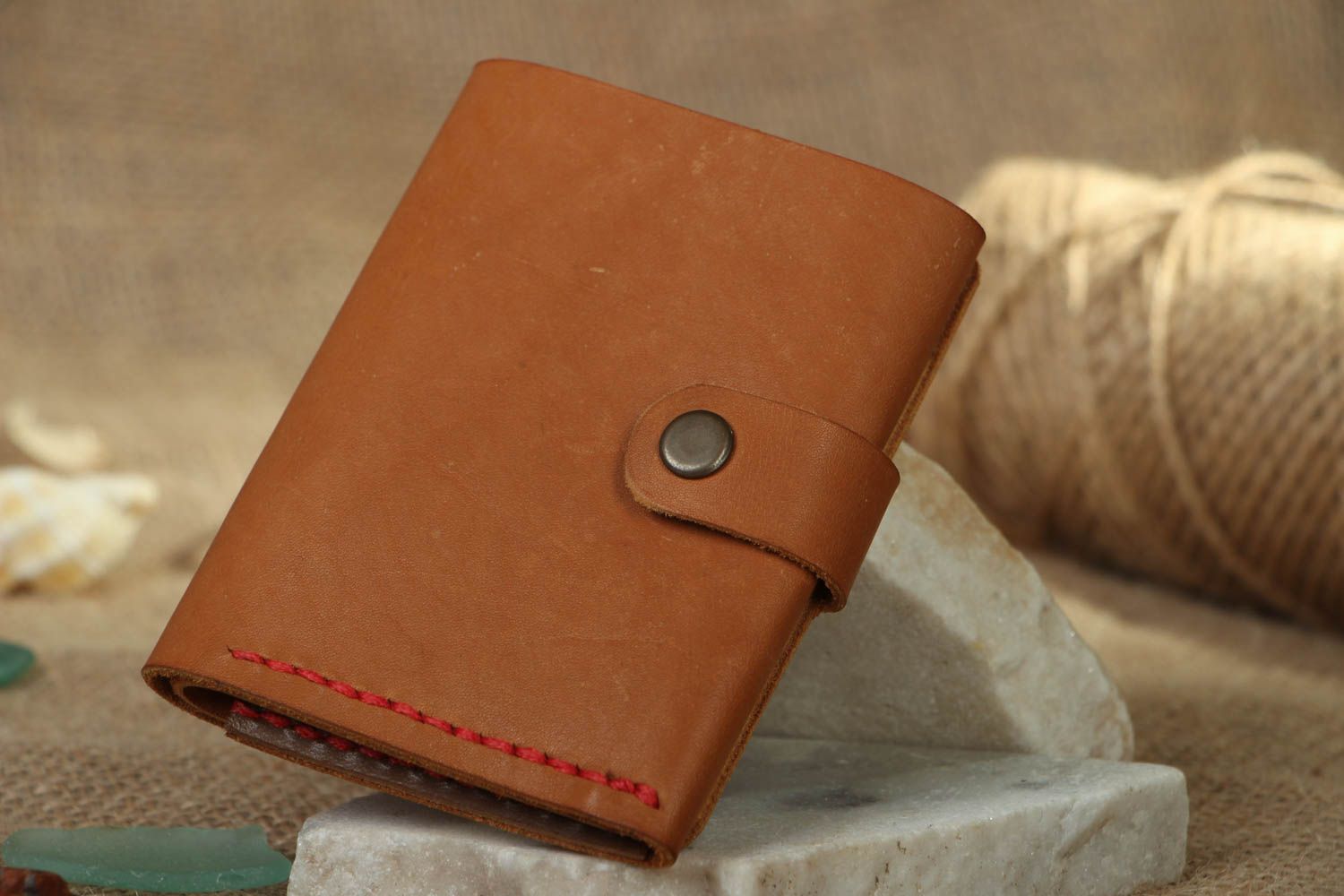 Leather wallet with push button photo 5