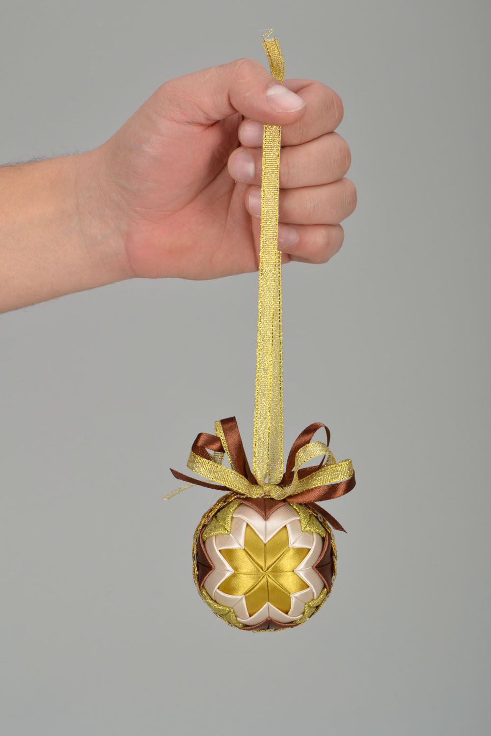 Bola de Natal de cetim artesanal  foto 2