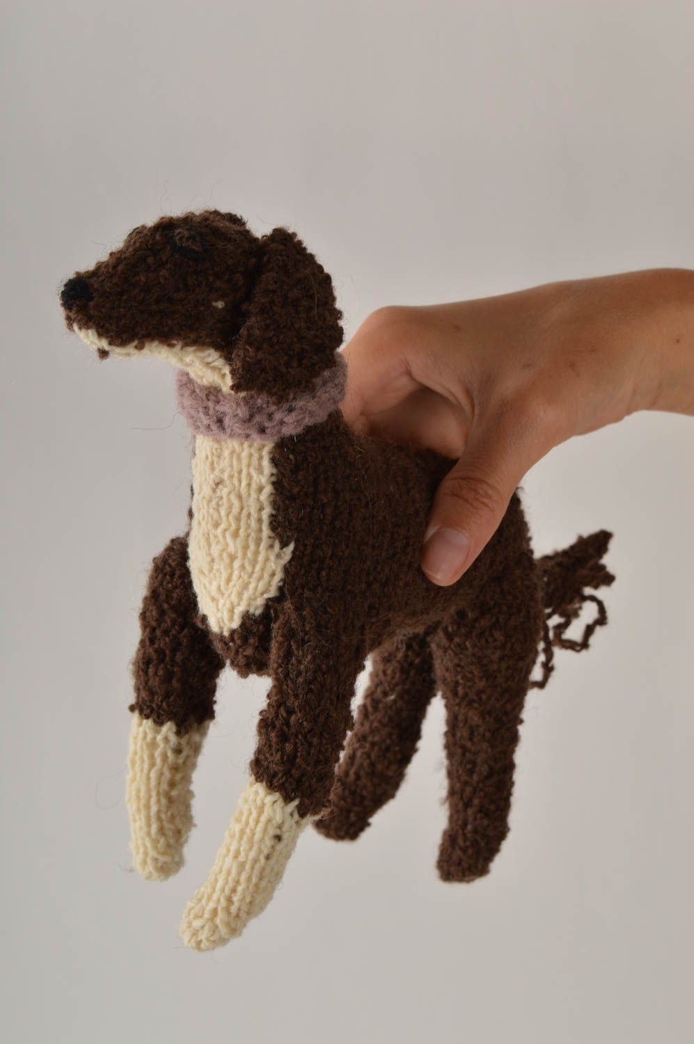Muñeco artesanal juguete tejido con carcasa decoración de hogar perrito marrón  foto 5