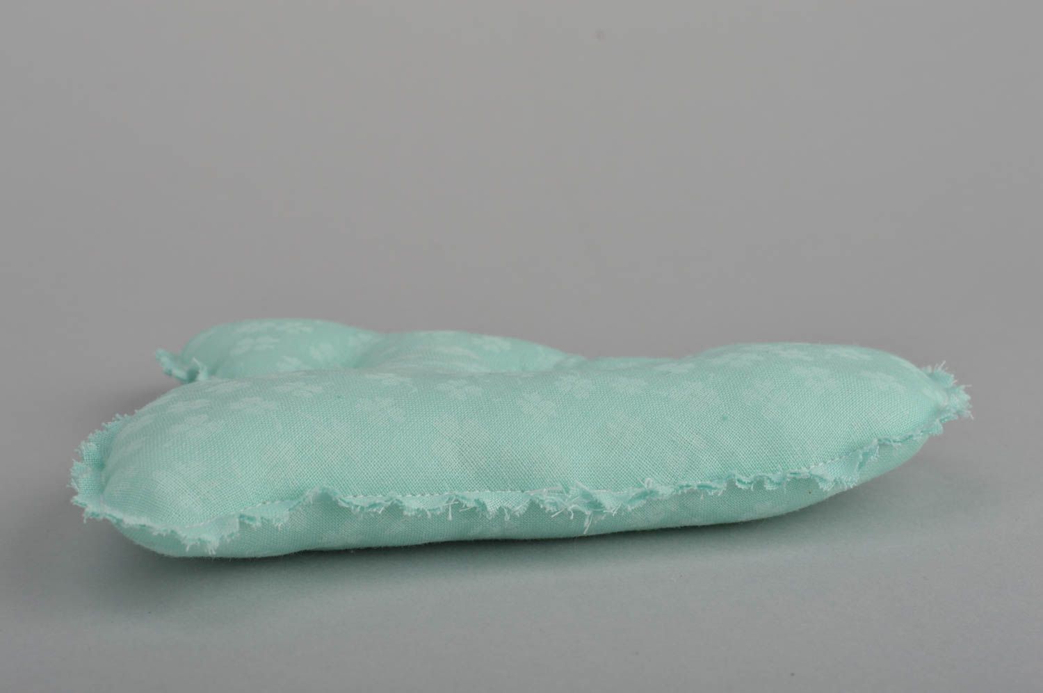 Мягкая буква из ткани хлопковая голубая для декора небольшая ручной работы А фото 5