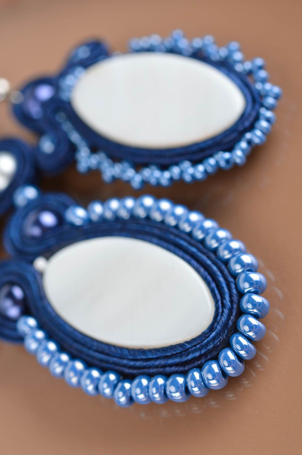 Ensemble de collier et boucles d'oreilles soutache bleus originaux faits main photo 4