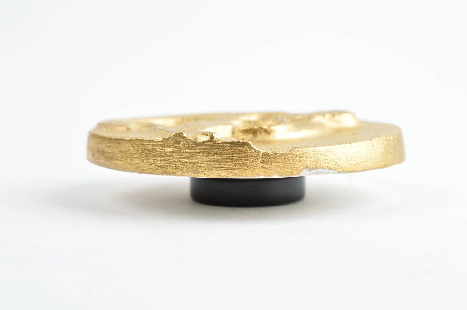 Магнит ручной работы сувенирный магнит сувенир из гипса золотистый Водолей фото 2