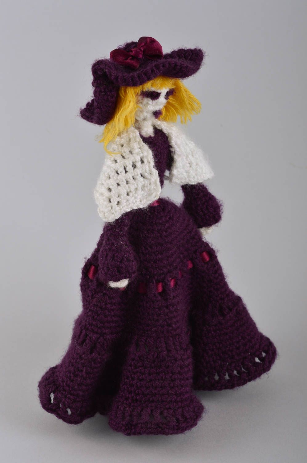 Авторская кукла в шляпе игрушка ручной работы дизайнерская кукла оригинальная фото 3