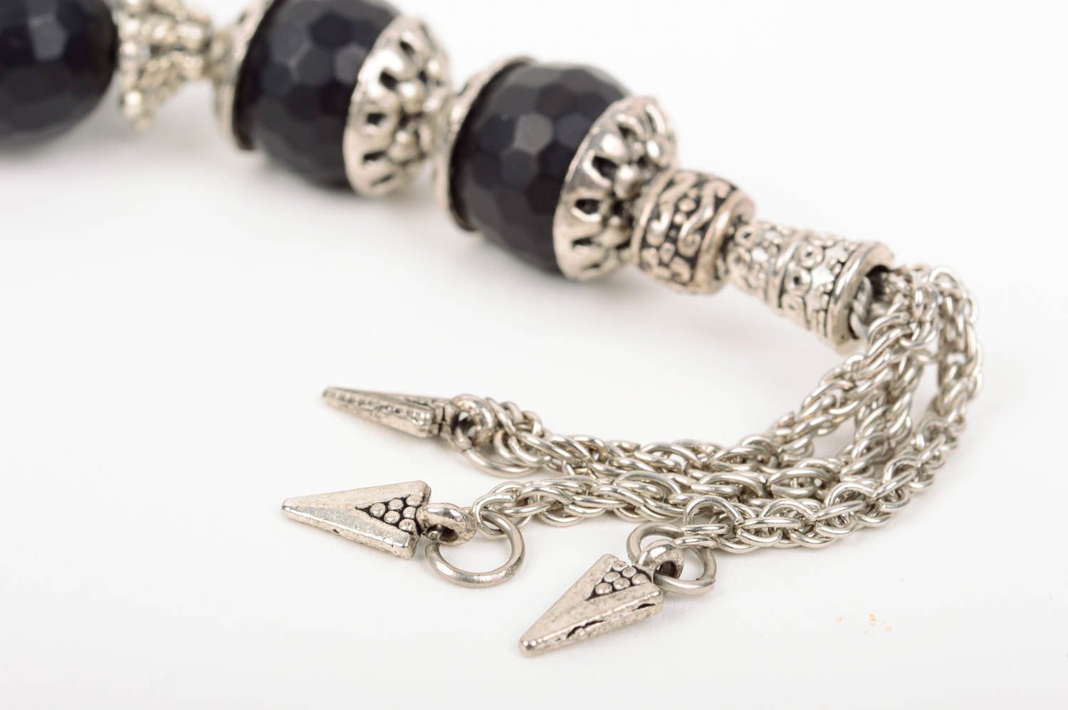 Mala Kette Halskette aus Stein handgemachter Schmuck schwarz mit Anhängern foto 3