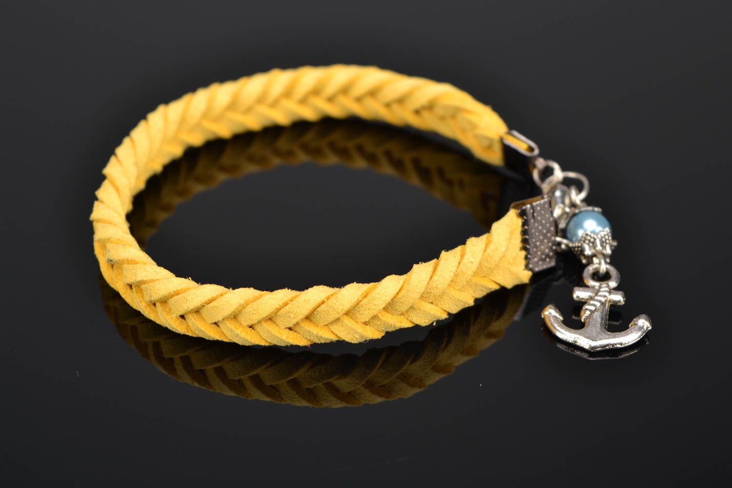 Yellow suede bracelet photo 1
