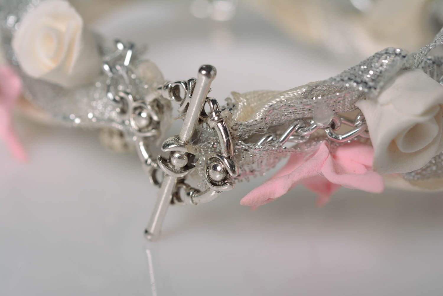 Bracelet avec fleurs en pâte polymère et rubans fait main pastel pour femme photo 4