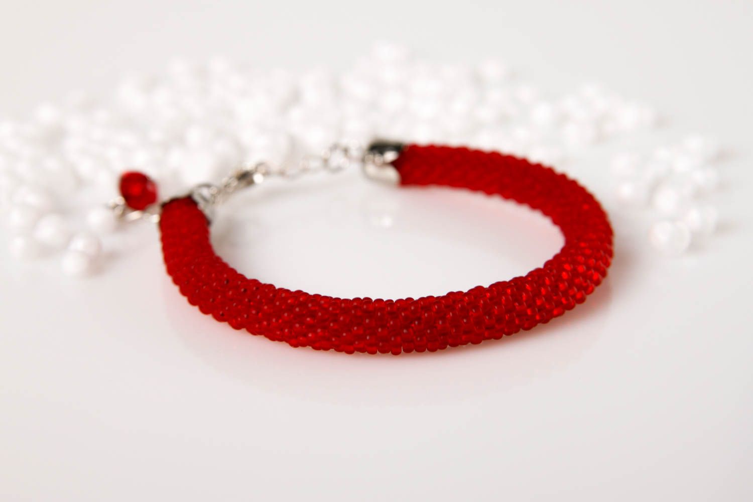 Bracelet perles rocaille Bijou fait main Accessoire femme rouge design festif photo 1