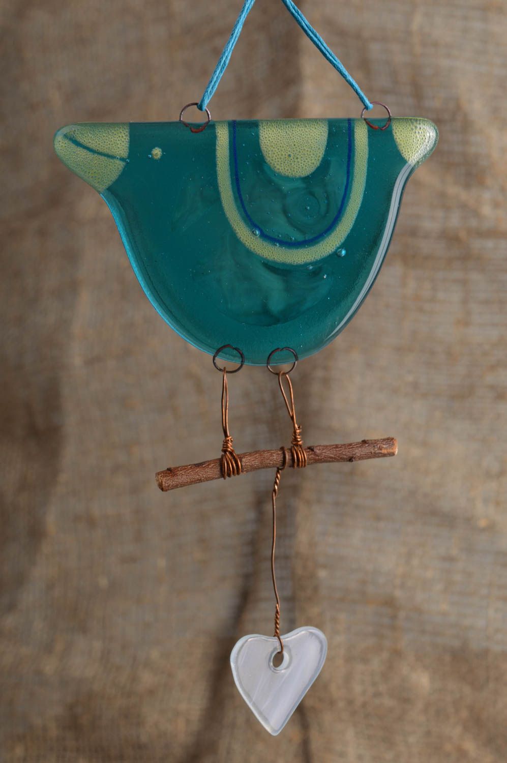 Décoration à suspendre en verre fusing oiseau bleu clair faite main design photo 1