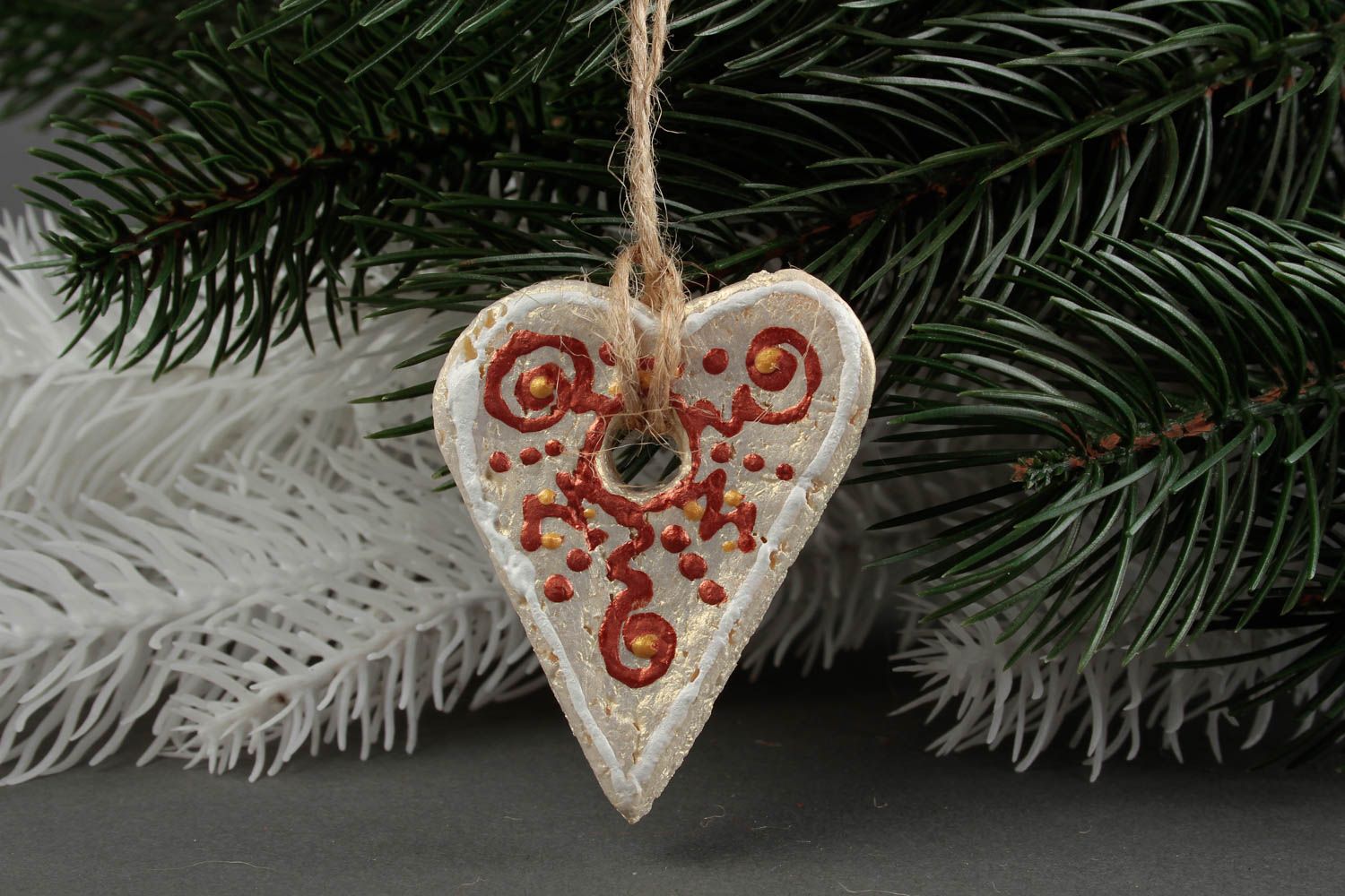 Фигурка из соленого теста хэнд мэйд игрушка на елку декор для дома Белое сердце фото 1