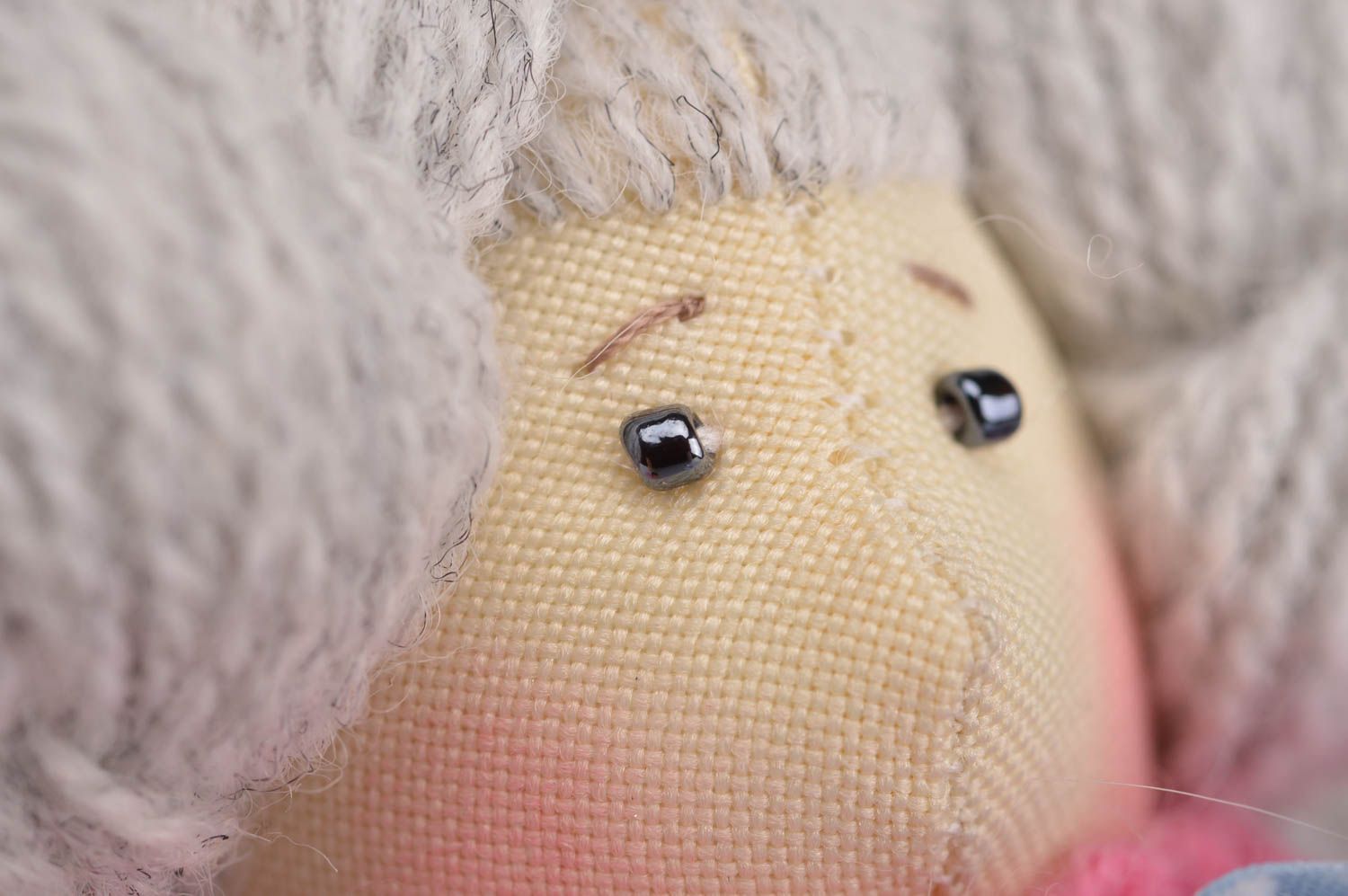 Künstlerisches Kuscheltier aus Stoff Mädchen aus Baumwolle handgefertigt schön  foto 2
