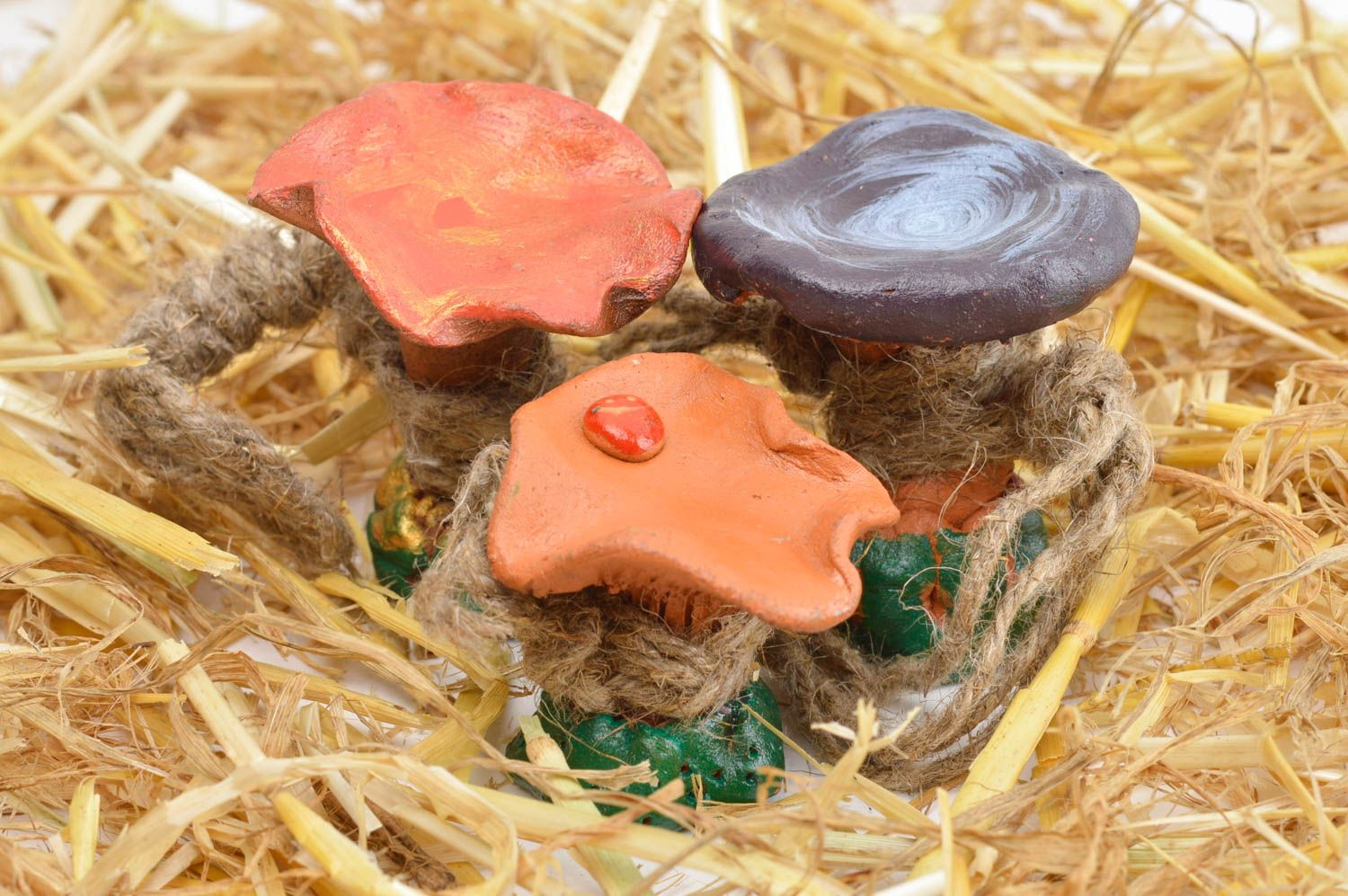 Подвеска из глины ручной работы керамические фигурки декор для кухни грибы фото 1