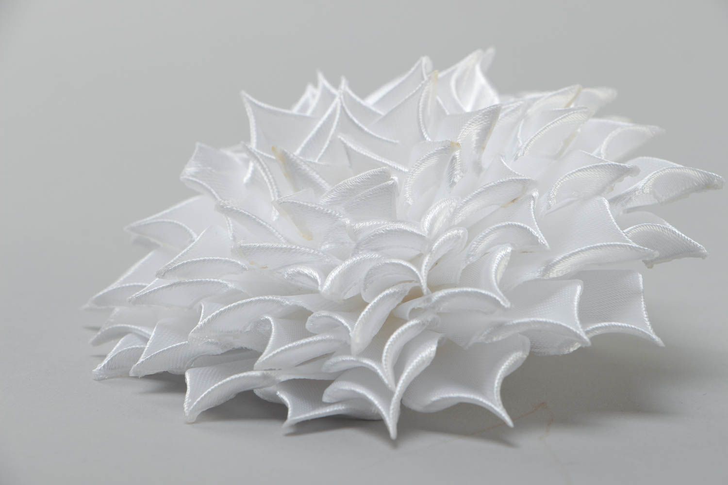 Handmade decorative elastic hair band with volume large white ribbon flower  photo 3