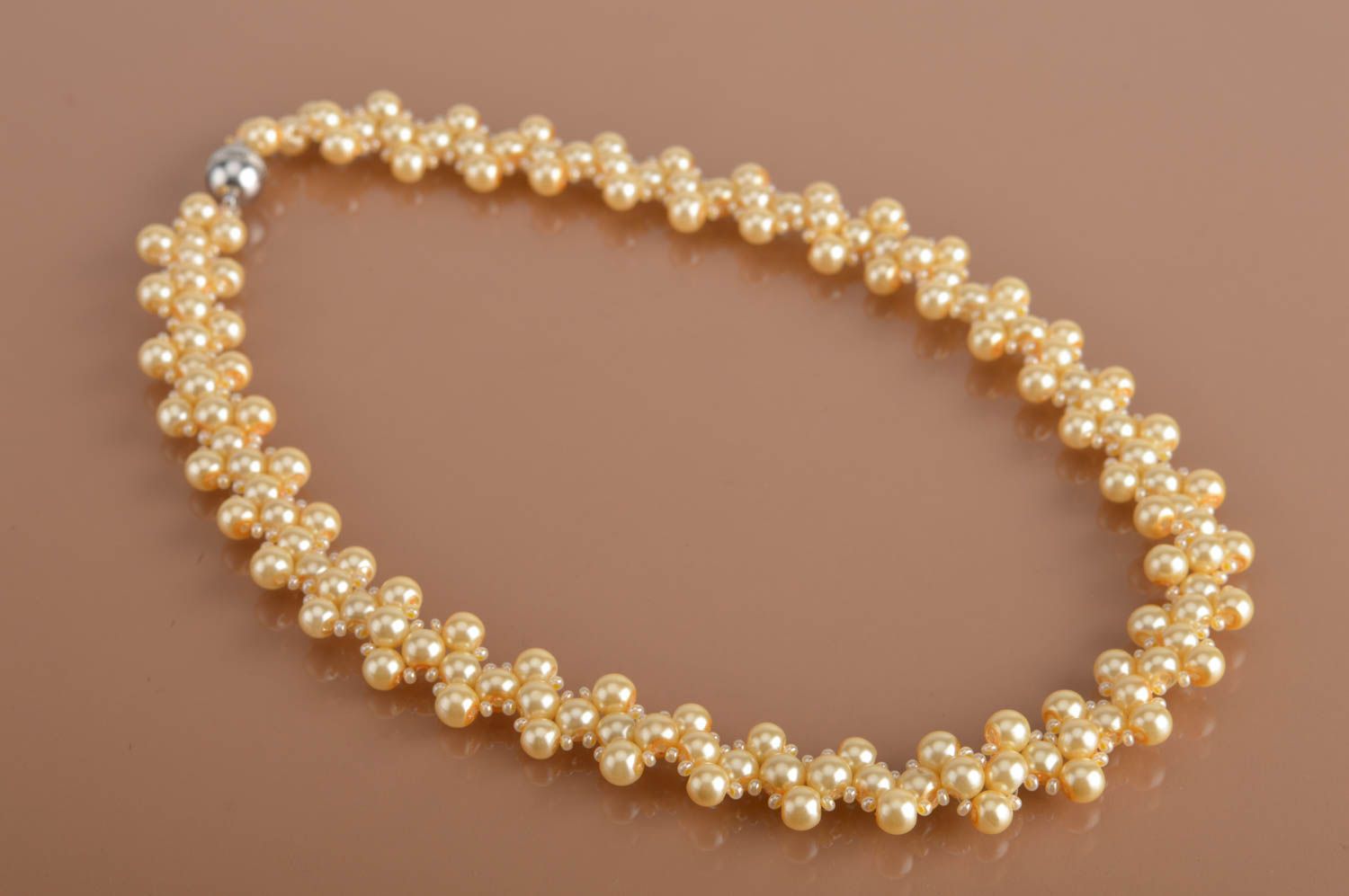 Handgemachtes gelbes Collier aus Keramik Perlen und Glasperlen für Frauen foto 2