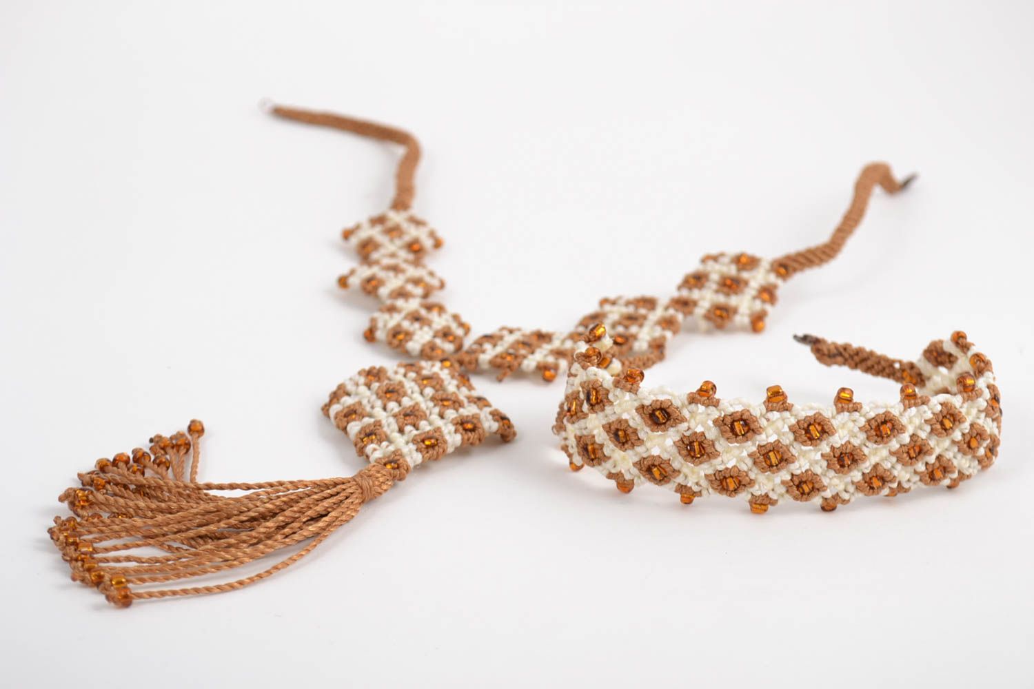 Parure collier et bracelet en macramé tressés faits main blanc brun originaux photo 4