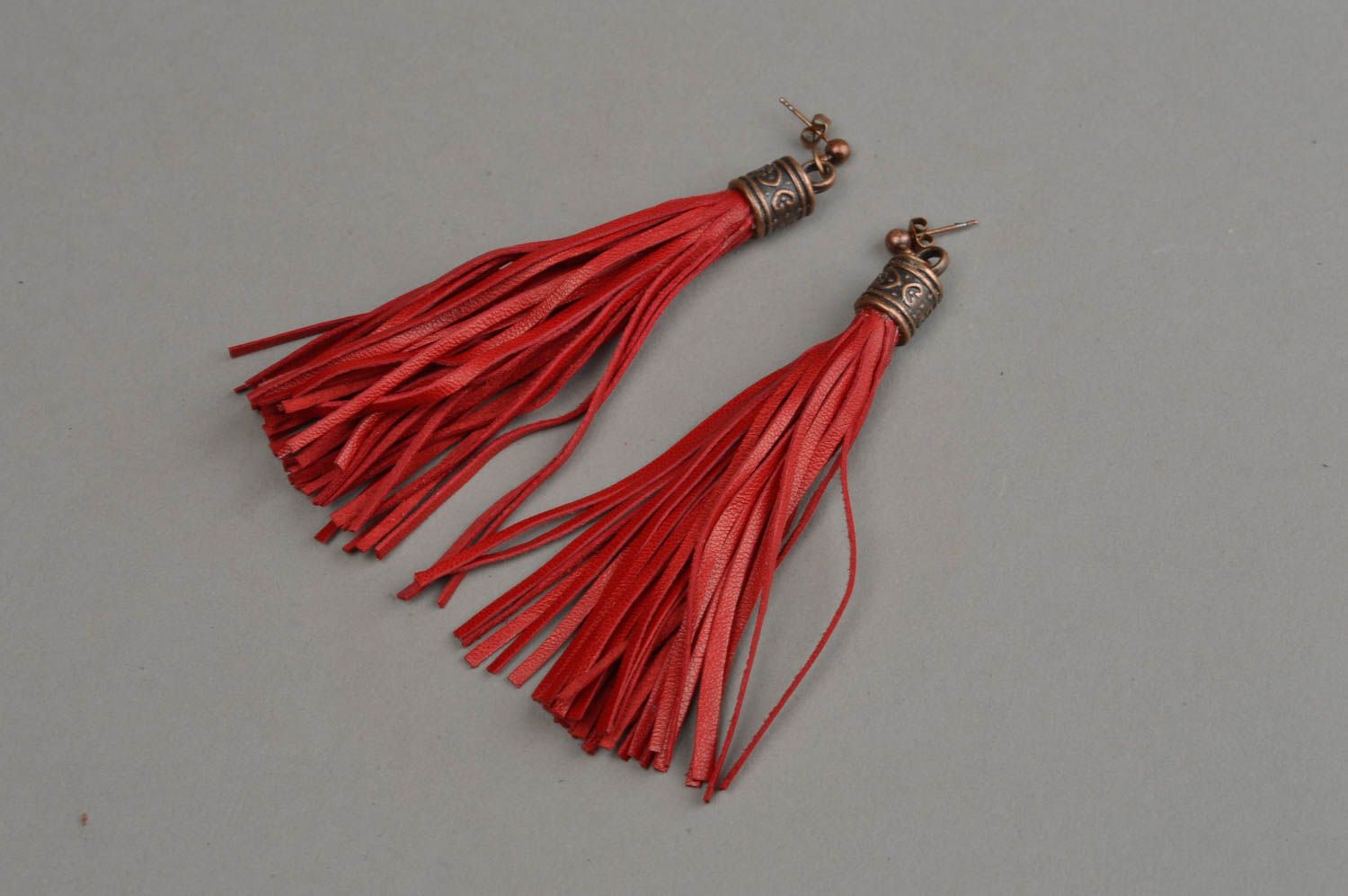 Pendientes artesanales de cuero rojo regalo original para mujer bisutería fina foto 2