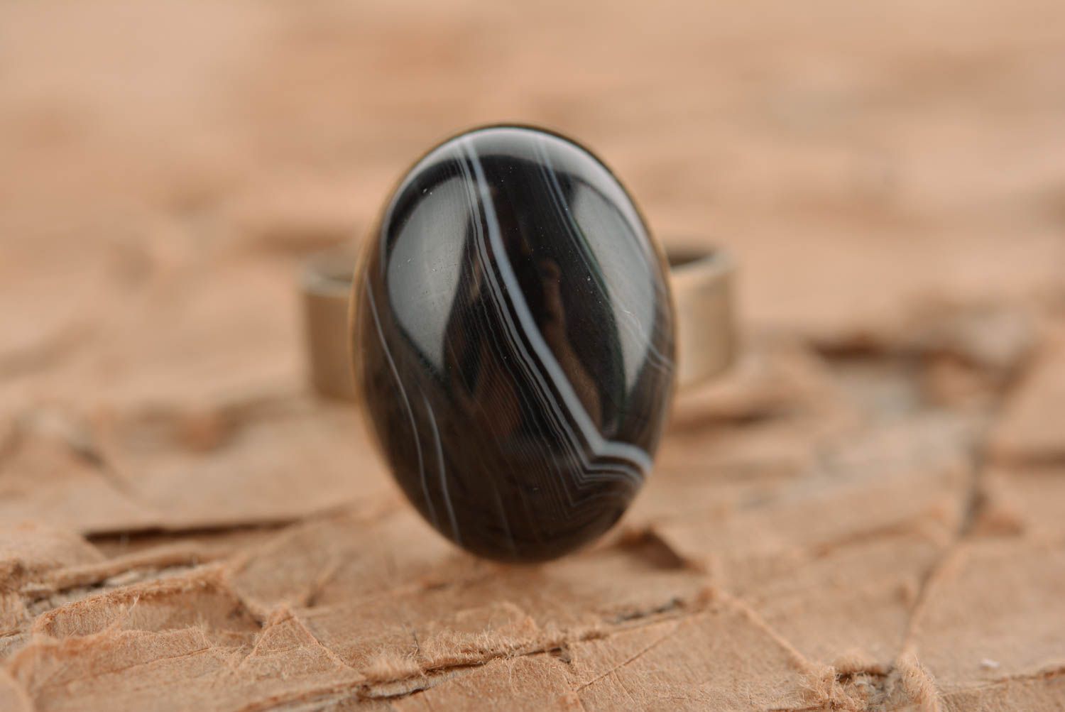 Красивое кольцо украшение ручной работы необычное кольцо с черным камнем фото 2