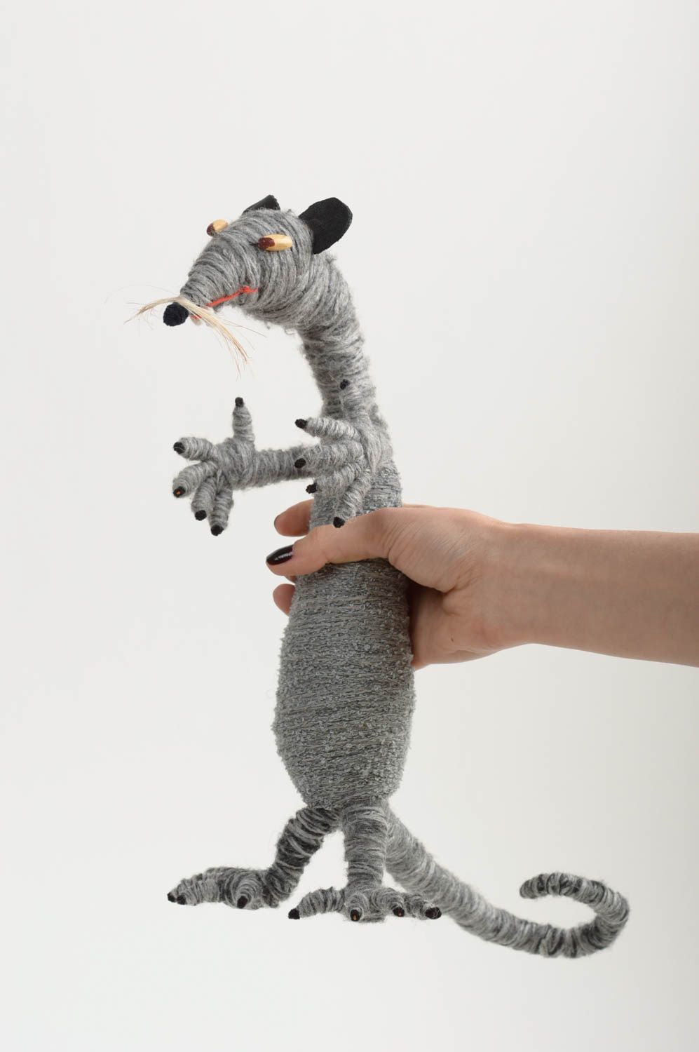 Stofftier Ratte handgemachtes Spielzeug Geburtstag Geschenk aus Fäden und Draht foto 5