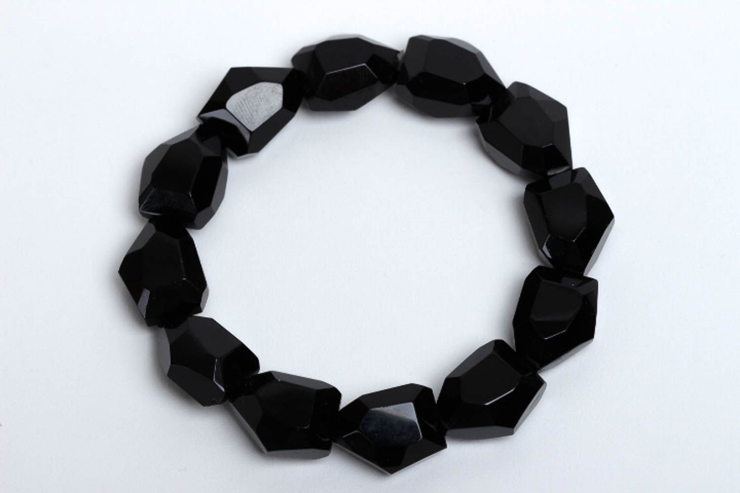 Bracelet fait main design Bijoux en verre noir Accessoire pour femme original photo 3