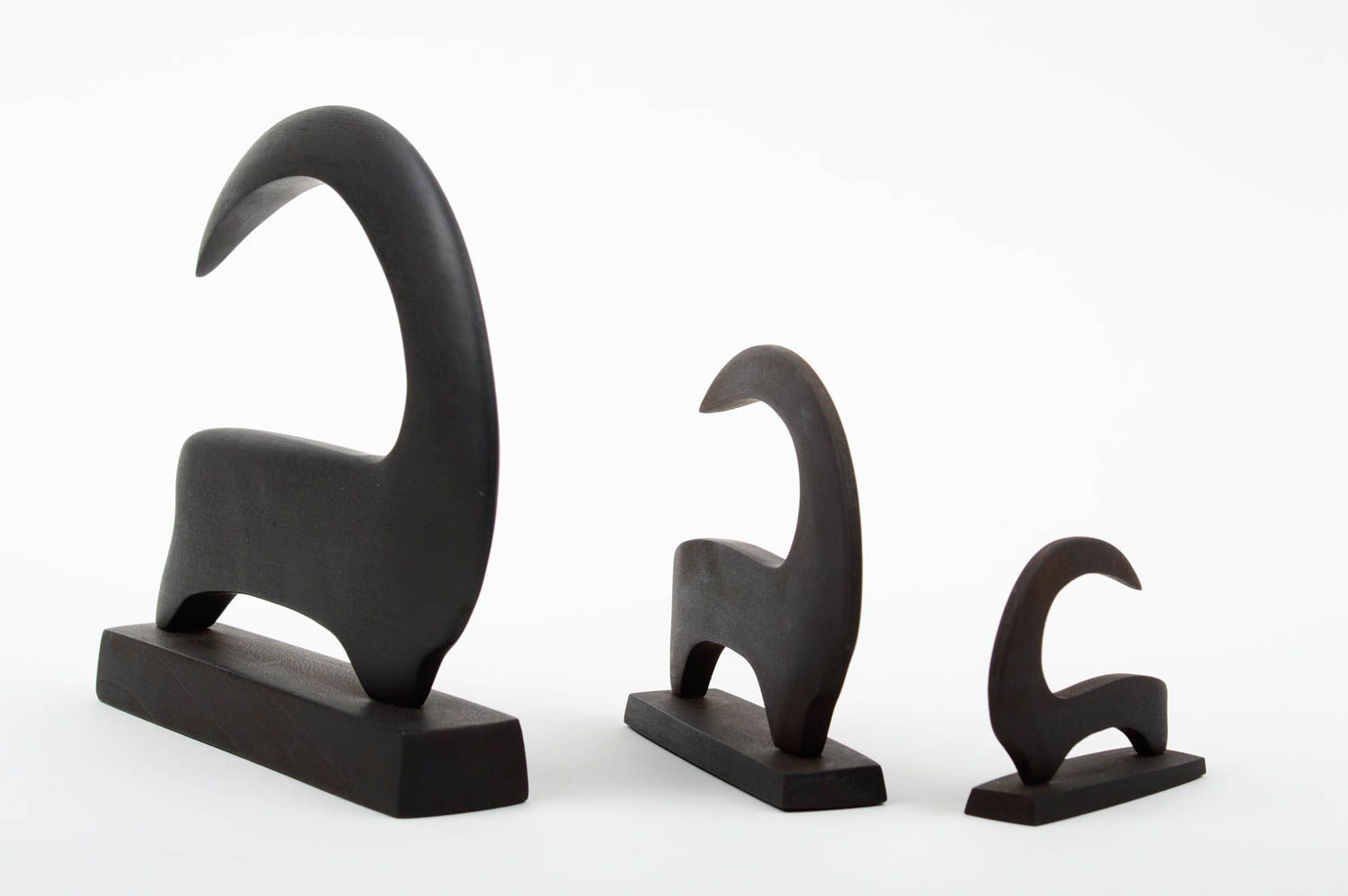 Комплект статуэток из древесины ясеня ручной работы 3 шт черные Антилопы фото 2