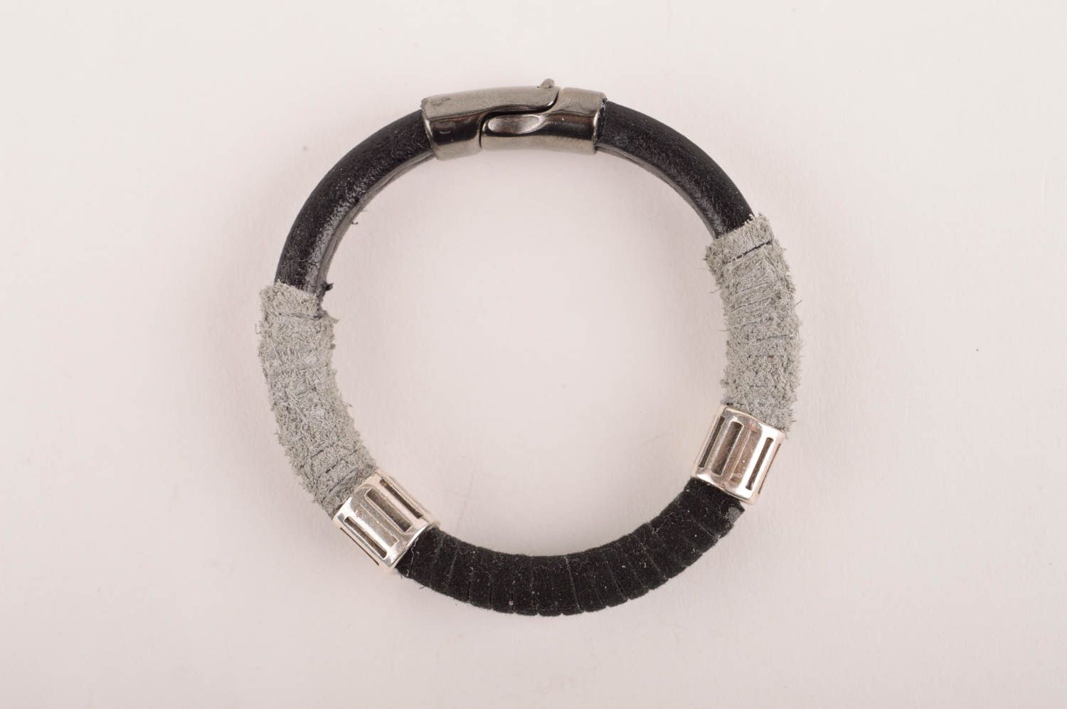 Bracelet tendance Bijou fait main en cuir avec fermoir aimanté Cadeau pour femme photo 3