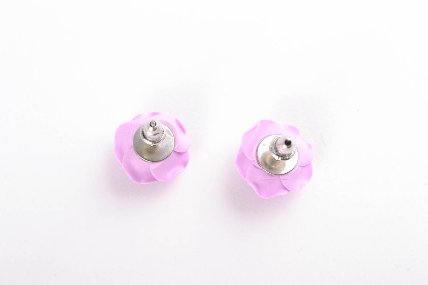 Boucles d'oreilles puces fleurs roses en pâte polymère faites main mauves photo 4