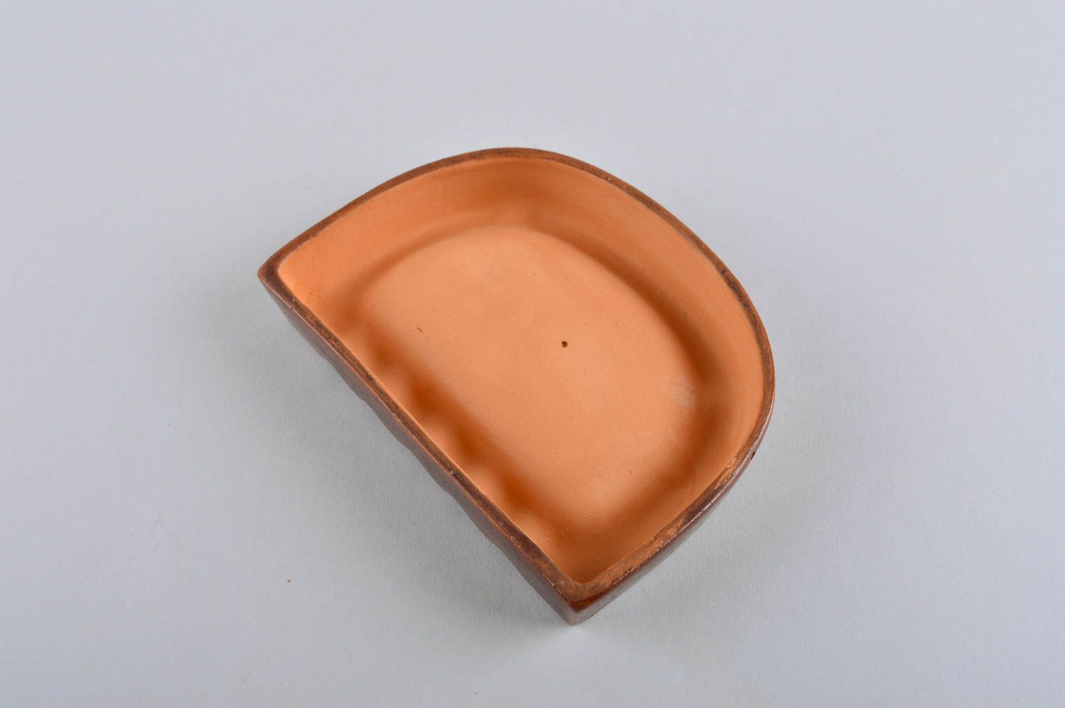Portacenere in ceramica fatto a mano accessorio da fumare ceneriera decorativa
 foto 4