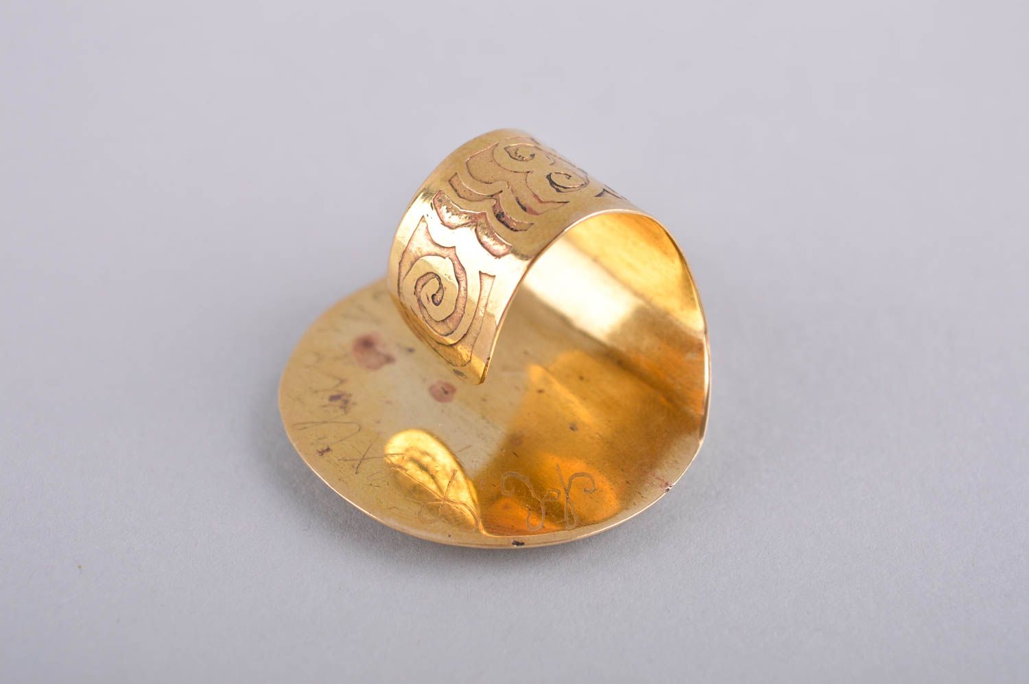 Кольцо ручной работы кольцо из латуни массивное авторское украшение с эмалью  фото 4