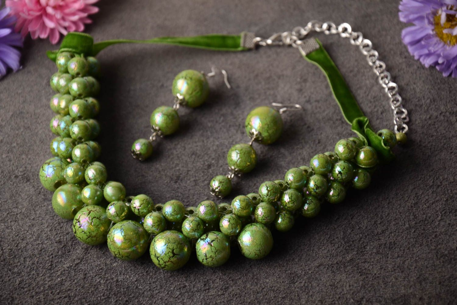 Set de bisutería hecho a mano collar artesanal pendientes de abalorios verdes foto 1