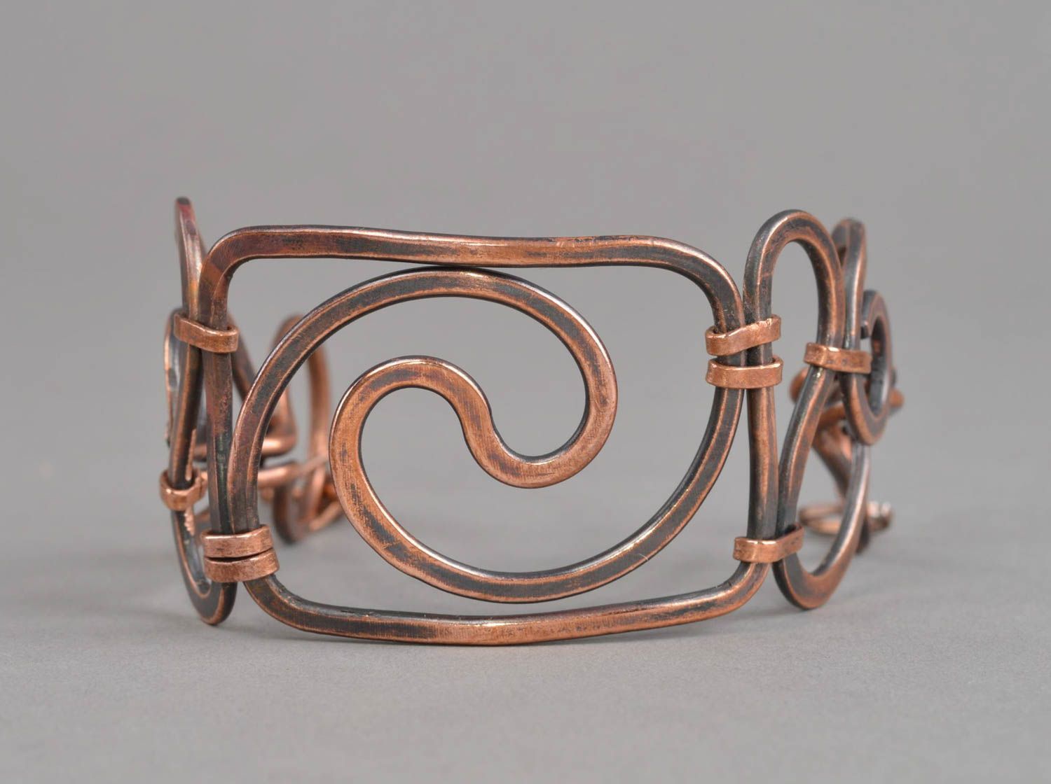 Schönes Armband aus Kupfer mit Stein Heißschmieden Technik Künstler Handarbeit foto 2