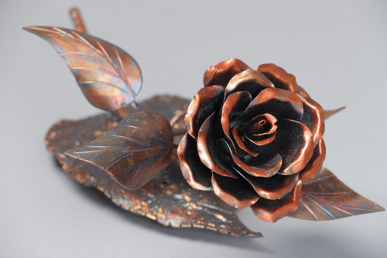 Кованый цветок из железа роза ручной работы изящная красивая на подарок женщине фото 3