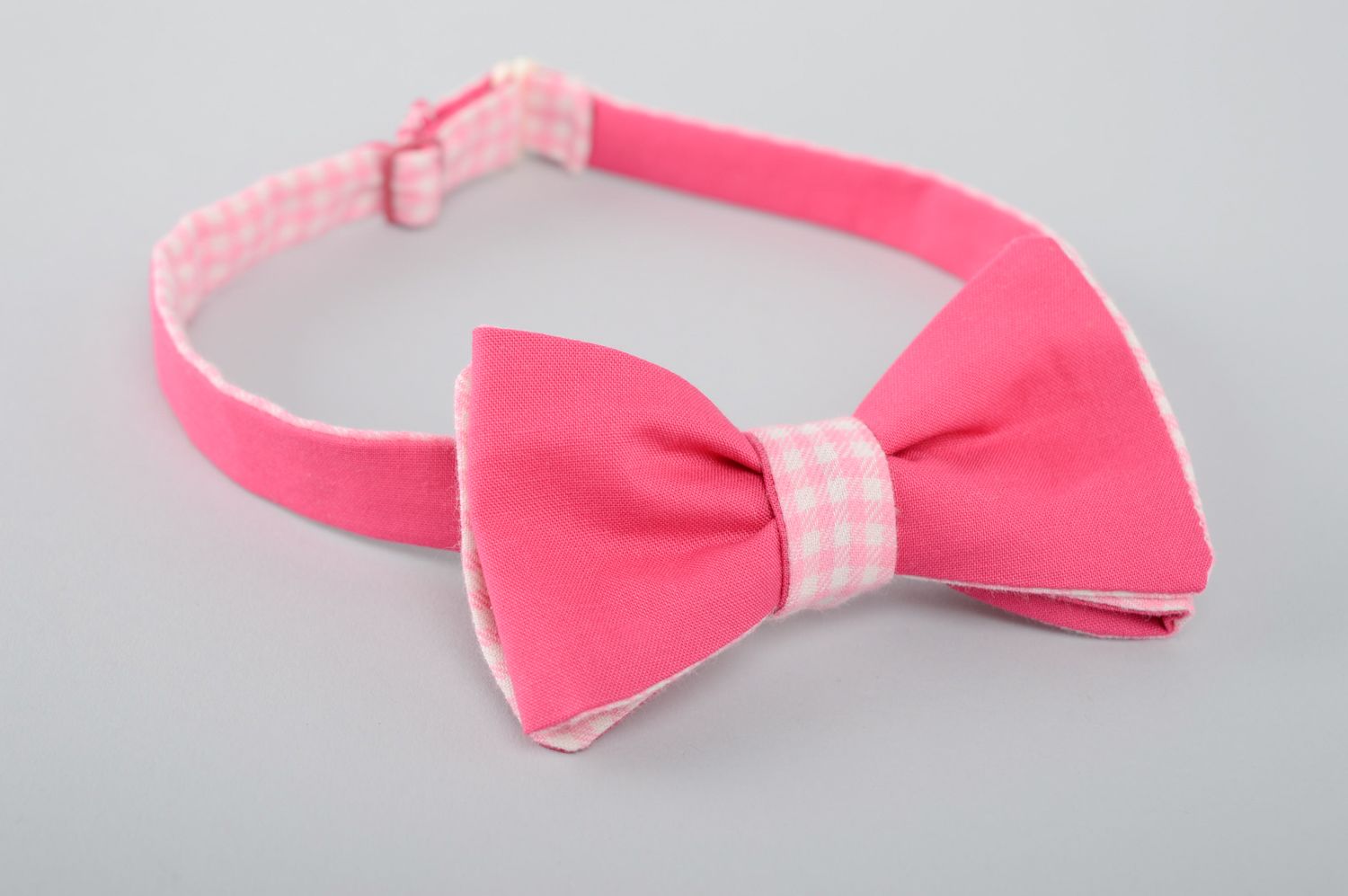 Beautiful tender pink bow tie for women photo 3