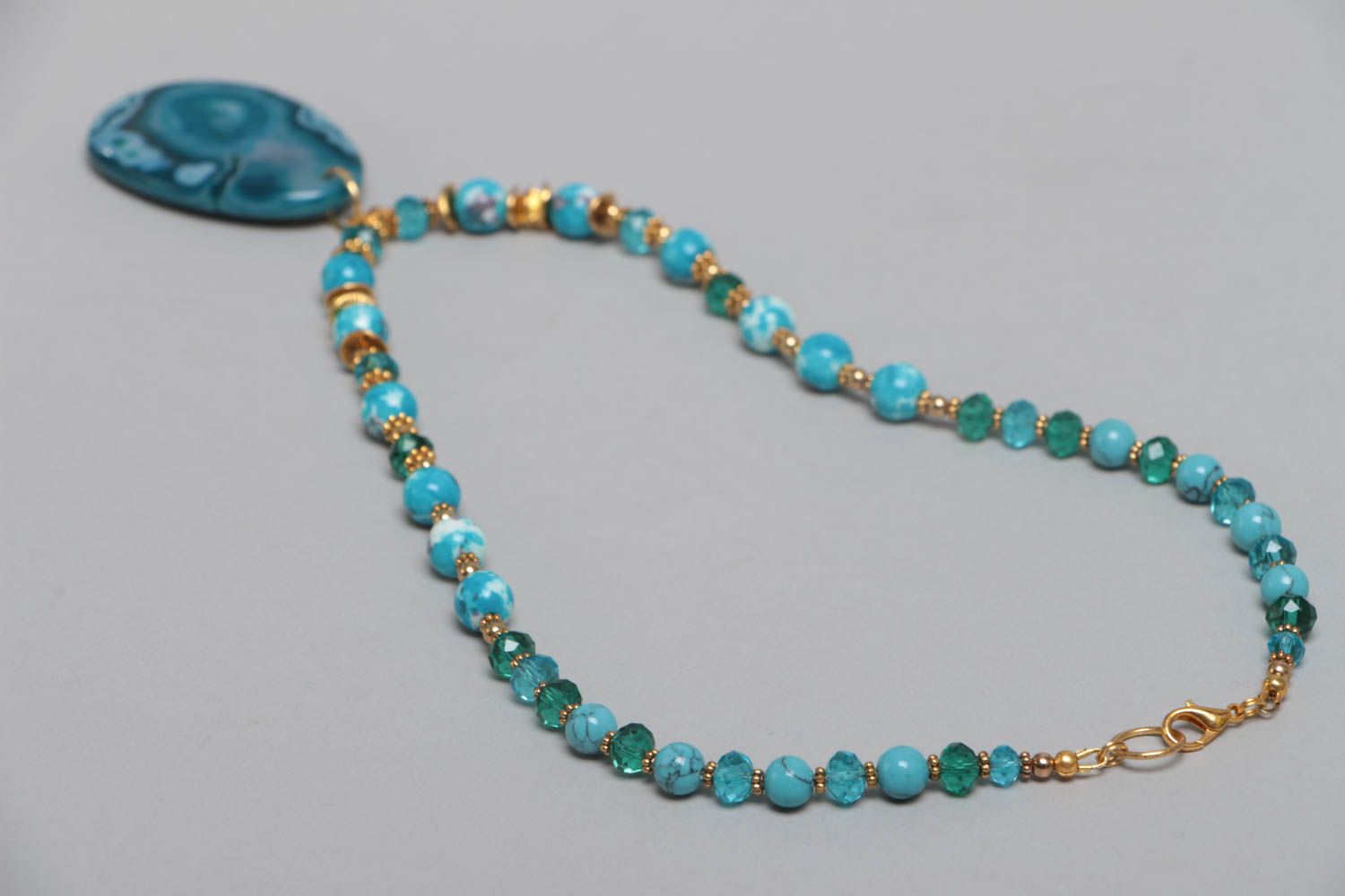 Blaue Halskette aus natürlichen Steinen mit Anhänger Künstler Handarbeit foto 4
