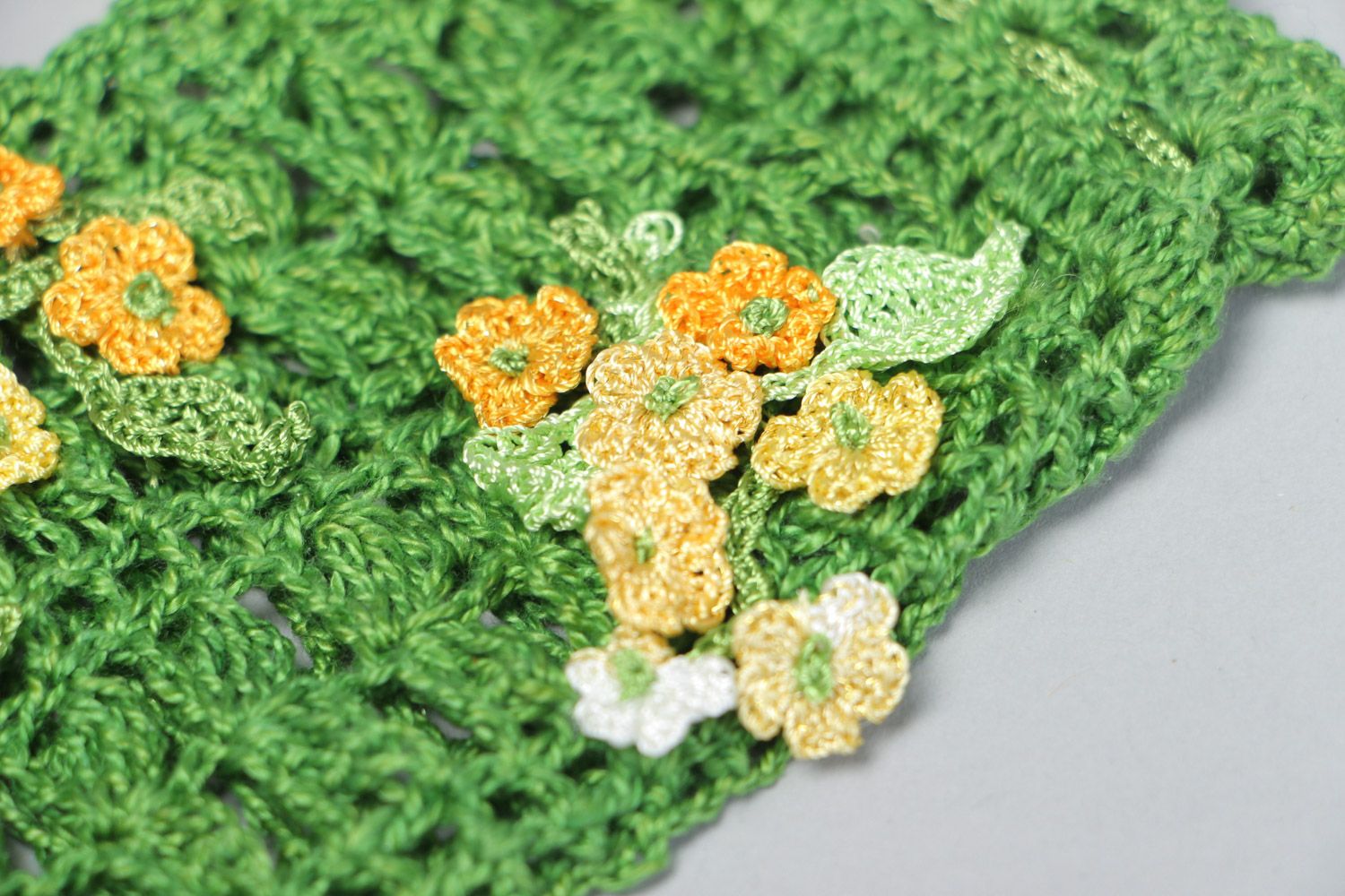 Handmade green crochet silk and cotton phone case with flowers photo 4
