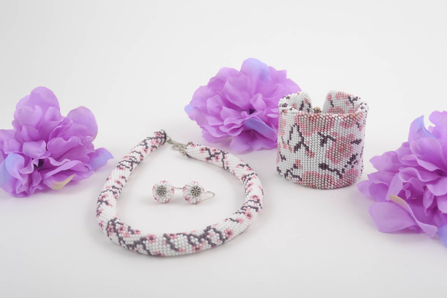Elegant unusual necklace handmade stylish earrings beautiful bracelet photo 1