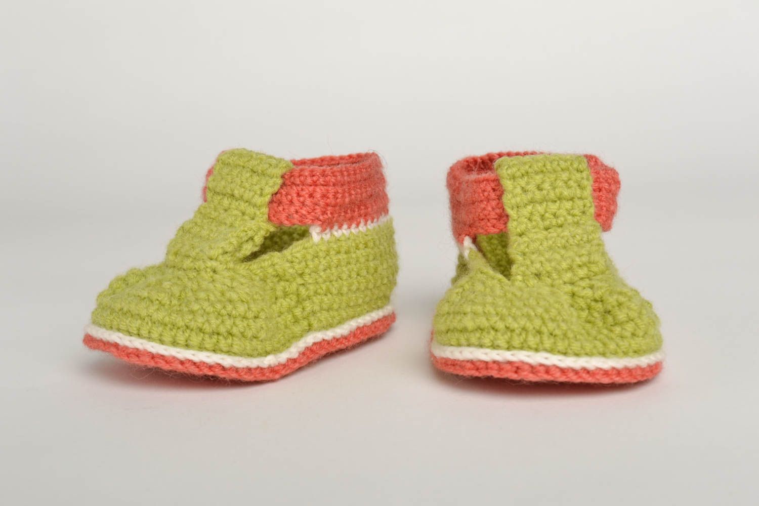 Handmade warm baby booties soft baby bootees crochet ideas fashion accessories photo 3