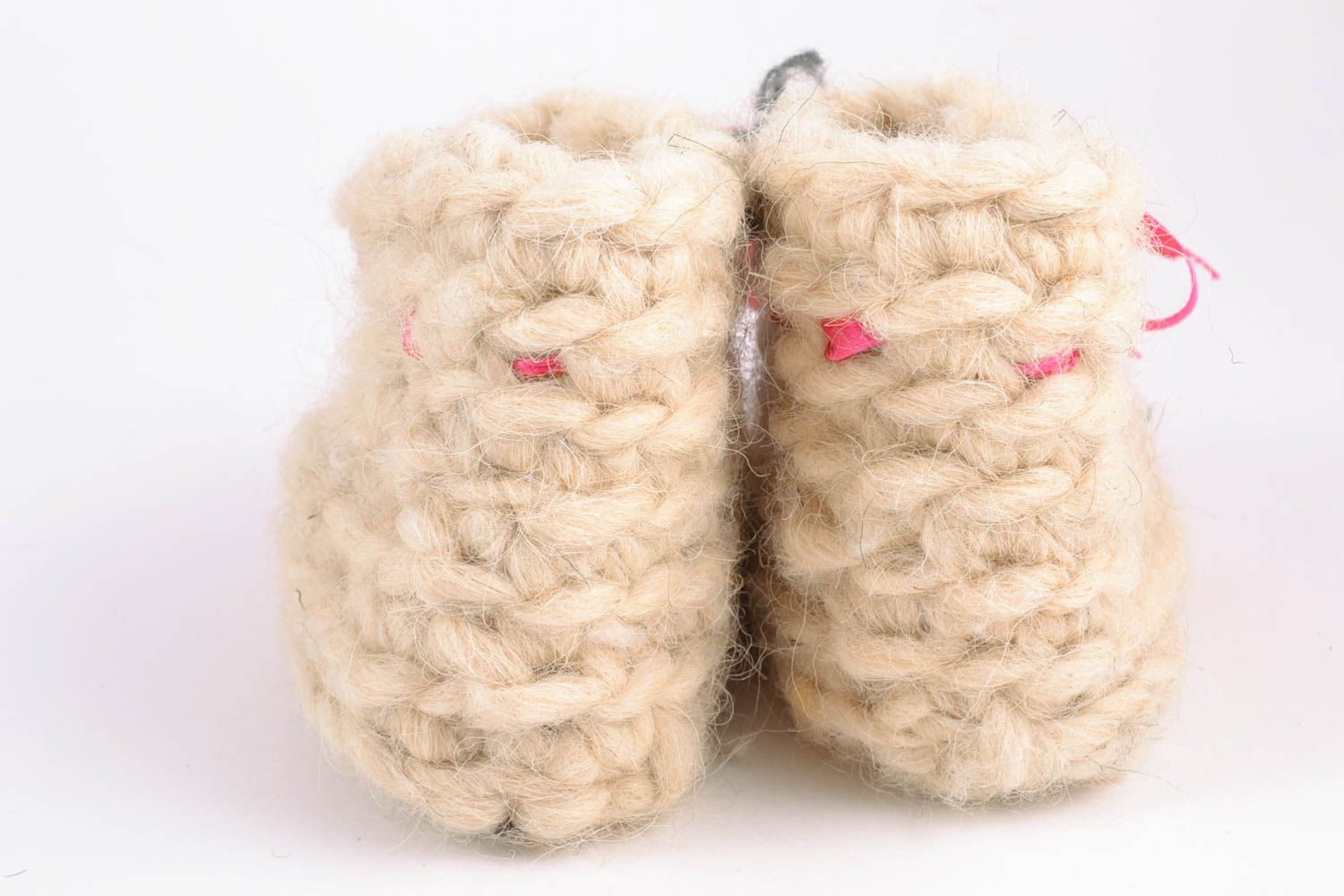 Pantuflas de lana infantiles con lacitos foto 3